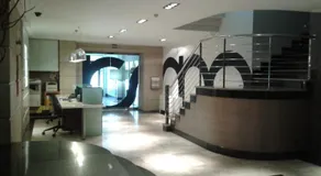 Hotel Room - Image 5