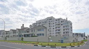 Cape Town Beachfront Accommodation in Blouberg - Image 3