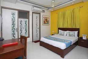 Flagship Kings Stay Near M2k Cinemas Rohini - Image 2