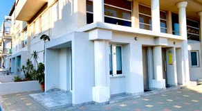 Rainbow Apartments - Image 5