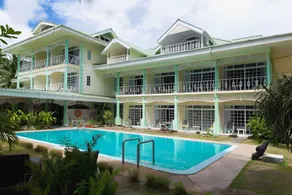 Palm Beach Hotel - Image 2