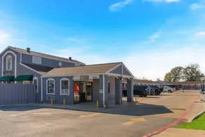 Golden Inn Dallas by Hotel O - Image 5