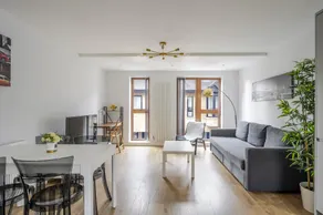 Premium Apartment in Chelmsford City, Free WiFi & Free Parking - Dukes Apartment by Stays Accommodation - Long Stays Welcome - Image 2
