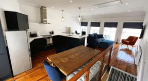 Cross Street Apartment - Image 2