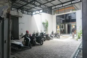 Surya Abadi Guest House Syariah - Image 4