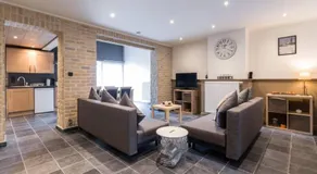 Enjoy Bruges Spacious Damse Vaart Apartment - Image 3