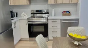 Sapphire Luxury 1BR Plus Sofa Bed Apartment - Image 5