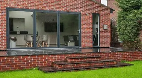 Spacious, Modern 2 bed Apartment with ensuites - Image 3