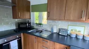92 Lake View - Image 3