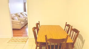 Spacious Luxe Rooms - Prime location in Earlwood & close to shops - Image 4