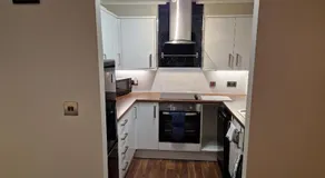 Washingtons Emerald 2 bed executive Apartment - Image 2