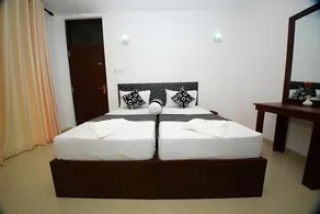 Hotel Sanri Villa Katunayake - Image 3