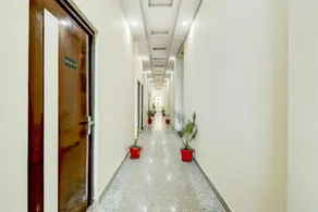 OYO 80269 Kishan Hotel & Restaurant - Image 2