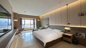 RICH Hotel - Image 5