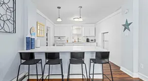 Cozy 1 BR Apt - 3 Blocks to Beach - Sleeps 6 - Image 3