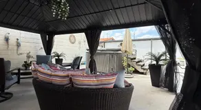 Tiny place w private hot jacuzzi 7 min to Miami international airport - Image 5