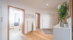 Gemütliche Ferienwohnung mit 2 Schlafzimmern, kostenfreiem Parkplatz, modernem Bad, Küche, Waschmaschine & Trockner - Image 5
