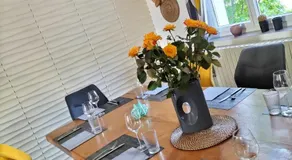 HÔTEL Le 6 3 Home PORT EN BESSIN Parking privé gratuit - Image 4
