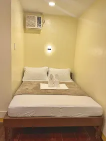 Cozy Coron Inn - Image 2