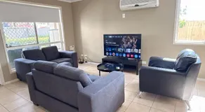 Family-Friendly 3BR Home Near Calamvale Central - Image 3