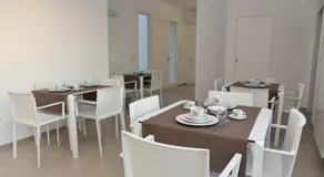 B&B Rose - Image 5