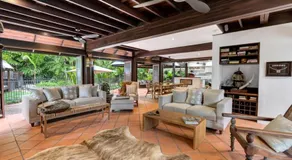 Solander Beachfront with private beach access & pool - Image 3