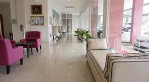 Chompu Nakarin Apartment - Image 5