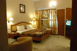 Hotel Saradharam - Image 2