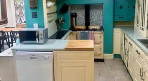 The Dragonfly Guesthouse - SELF CATERED - Image 3
