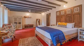 EKOSTAY Gold - Oasis Villa - Image 2