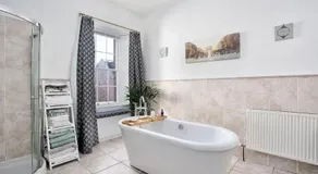 Georgian townhouse in centre of Perth - Image 2