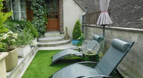 Les Bains Bed & Breakfast - Image 3