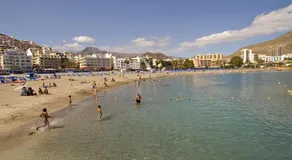 Logement de vacances entièrement rénové \"Los Cristianos, propriété de plage à 2 lits\". - Image 4
