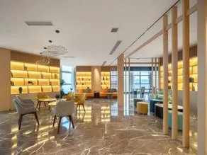 JIANGUO PALACE Hotel (Chongqing Yangjiaping Pedestrian Street) - Image 3