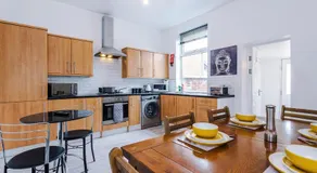 4BDR House By Eason Stays Short Lets Chorley - Image 5