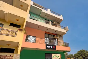OYO 92089 Hotel Saffron - Image 4