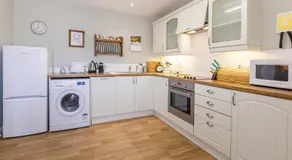 Stable Cottage - Image 2