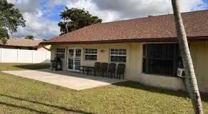 Entire Single Family home 3 bed 2 bath in water front big cozy back yard view - Image 4
