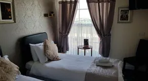 Waterfront Hotel - Image 2