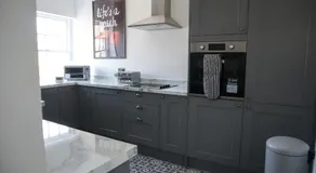 Berry's Loft - Central Location and Fast WIFI - Image 5