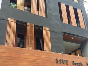 5ive Beach House Hotel - Image 3
