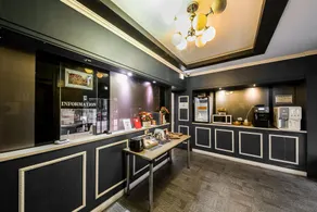 Manhattan Hotel - Image 3