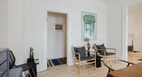 Bright & Charming 3-Room Apt - Image 4