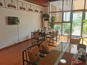 Lianhua Hotel - Image 2