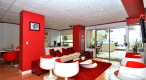 Yonge Suites Apart Hotel - Image 4