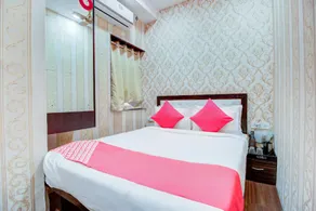 OYO 69852 De Classico Hotel - Image 3