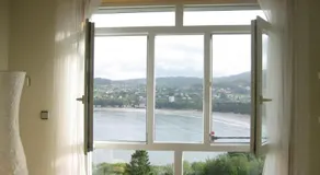 Precioso apartamento con excelentes vistas al mar - Image 2