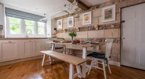 Exquisite Historic Hideaway - Image 4