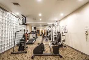 Comfort Inn And Suites - Image 3