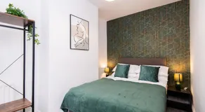 Modern 3 Bedroom House in Rugby town centre, Super fast WiFi - Image 2